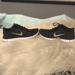 Nike free 5.0 (size 9.5)